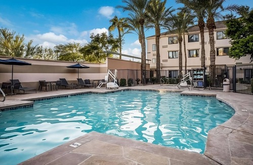 Chandler Apartment | Peaceful Getaway | Outdoor Pool | Parking | Near Desert Breeze Park - 3.4 miles