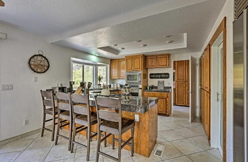 Loomis House | Peaceful Home on Acreage, Walk to Folsom Lake