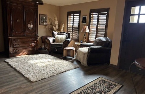 Dewey-Humboldt House | Peaceful mountain retreat-Private bedroom; King bed, bathroom located in my home