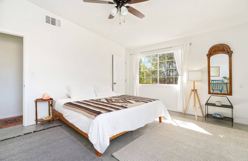 Morongo Valley House | Peaceful Ranch House on 10 Acres! Hot Tub/Mountain Views