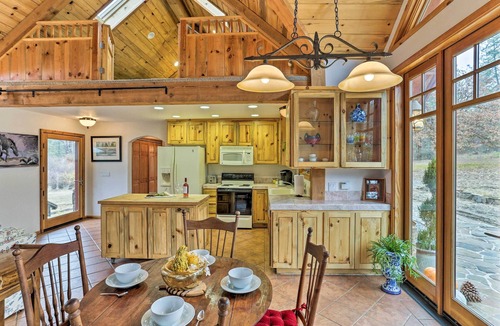 Weaverville Cabin | Peaceful Shasta Cascade Getaway on 15-Acre Ranch!