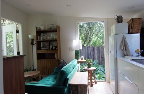 Woodside Cottage | Peaceful studio cottage in the garden