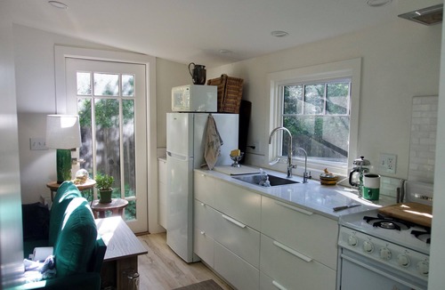 Woodside Cottage | Peaceful studio cottage in the garden