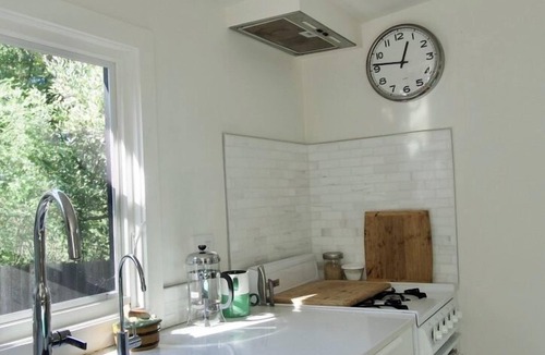 Woodside Cottage | Peaceful studio cottage in the garden