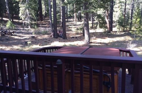 Truckee House | Peaceful Tahoe Donner 3 BR/3 BA Home with private Hot Tub and Sauna, EV Charging