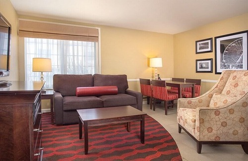 Anaheim Resort Resort | Peacock Suites Spacious 3 Bedroom