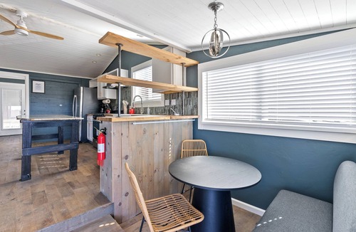 Bodega Bay House | Peek a Bay View Cottage l Pet-Friendly
