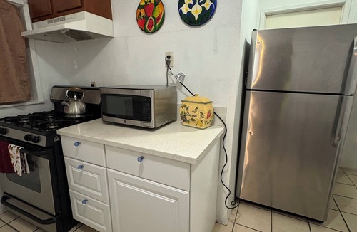 Florence-Graham House | Perfect 2-bedroom house with AC in enchanting Los Angeles near SoFi stadium