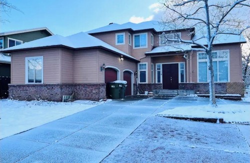 West University House | Perfect 6-bedroom house with AC in welcoming Reno neighborhood