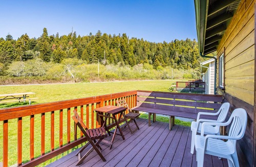 Orick Cabin | Perfect cabin near the beach & state parks with deck, gas grill, & two spaces