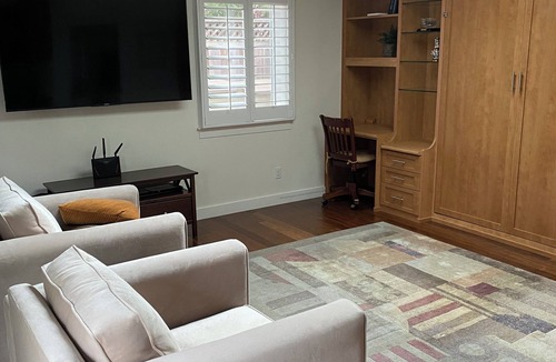 Duveneck - St. Francis Apartment | Perfect Palo Alto guest house