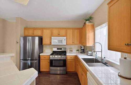 Santa Maria House | Pet-Friendly 5 bdrm Home w/Gym & Large Backyard