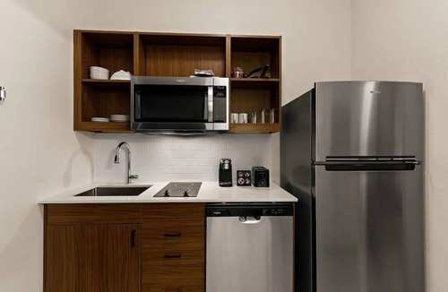 Temecula Hotel | Pet-Friendly King Suite | French Valley Airport - 5.3 miles | Free Parking