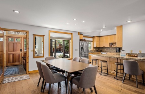 Truckee House | Pet-Friendly Retreat | A/C, King Suite | Walk to Clubhouse & Dining | Near Trail