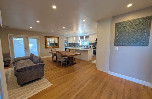 Encino Village House | Phenomenal modern 3-bedroom 2-bathroom house with AC & Pool in Encino Village.