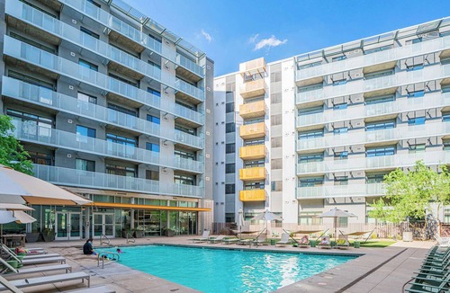 Evans Churchill Apartment | PHX DT Apartment with Balcony + Gym + Pool Parking