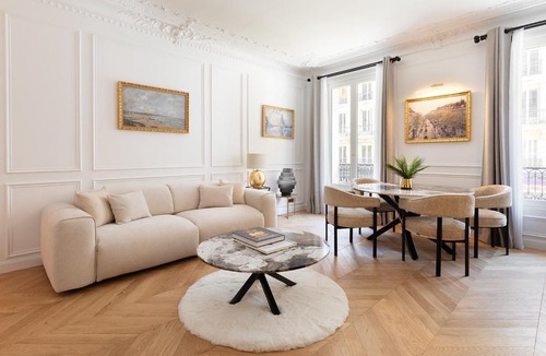 Chaussee-d'Antin Apartment | Pick A Flat's Apartments in Opéra - Rue La Fayette