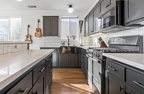 Downtown Apartment | Pine at Evergreen - Boutique Hotel