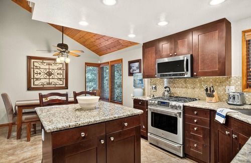 Cedar Glen Cabin | Pine-View Cabin Beach Club Access + Game Room Near Trails | Whispering Pines