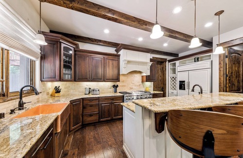 South Lake Tahoe House | Pinewood Paradise Retreat