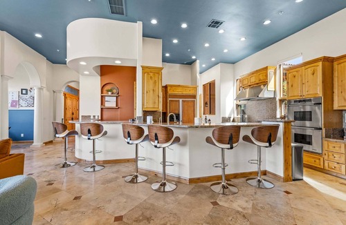 Oak Creek House | Pinto Estate | Pool, Pickleball Golf Simulator, Theater, Game Room, Red Rock Views