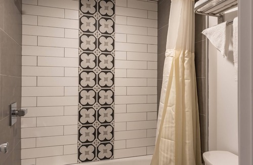 South Gate Hotel | Plaza Inn
