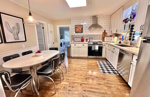 Prescott House | Pleasant Downtown Haven *0.3 Miles *Pet Friendly