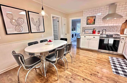 Prescott House | Pleasant Downtown Haven *0.3 Miles *Pet Friendly