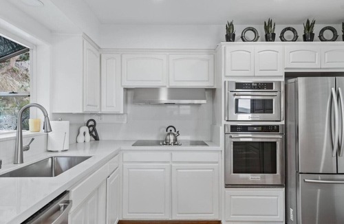 Point Loma House | Point Loma 4 Bedroom|Skyline Views + Family-Ready