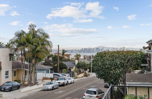 Point Loma House | Point Loma 4 Bedroom|Skyline Views + Family-Ready