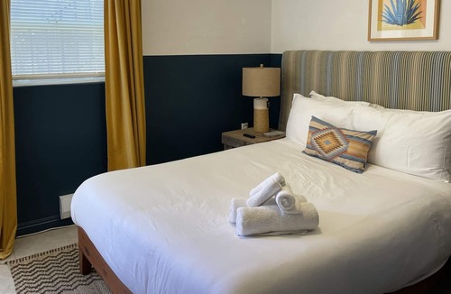 Roseville - Fleet Ridge Apartment | Point Loma Studio, Walk to the Bay! Bali Unit