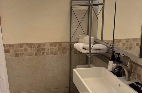 Roseville - Fleet Ridge Apartment | Point Loma Studio, Walk to the Bay! Bali Unit