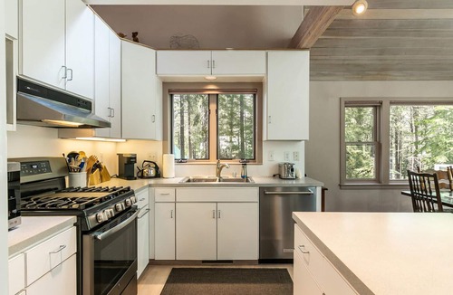 Truckee Cabin | Ponderosa Pine Escape
