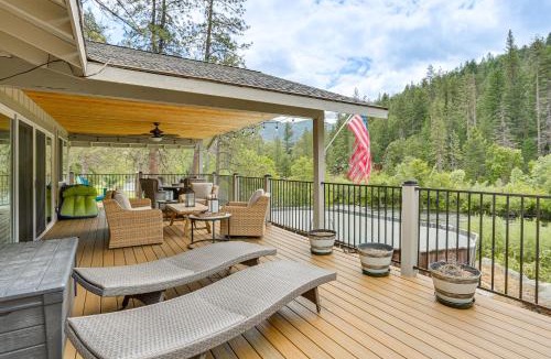 Douglas City House | Pool & Dual Decks! Modern Trinity River Retreat