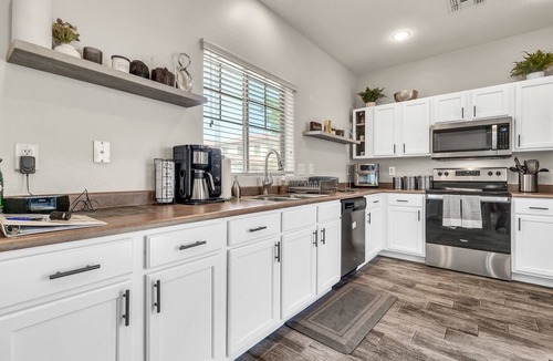 Gilbert House | *POOL*HOT TUB*GRILL*KING/QUEEN BEDS*
