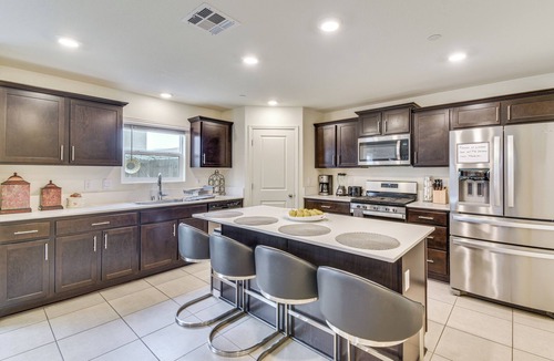 Merced House | Pool Table & Patio! Spacious Merced Getaway