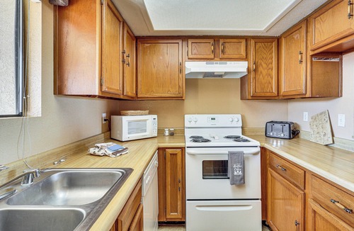 Lake Havasu City Apartment | Poolside Fun, Lake Havasu Views! Desert Getaway