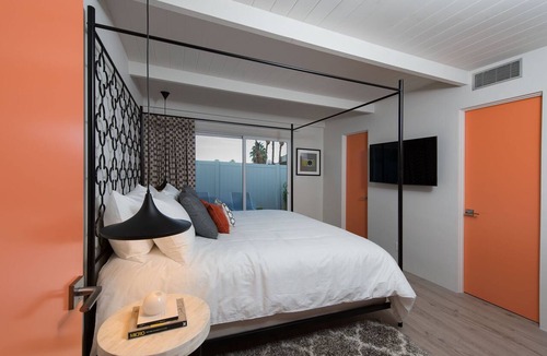 Uptown Design District Hotel | Poolside King + Private Patio | Old Las Palmas | The Weekend