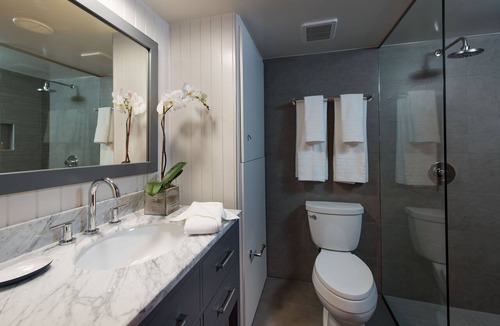 Uptown Design District Hotel | Poolside King + Private Patio | Old Las Palmas | The Weekend