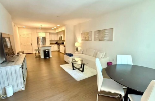 Tustin Apartment | Premium 1BR Near Irvine - Prime Location
