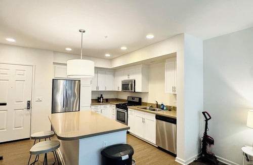 Tustin Apartment | Premium 1BR Near Irvine - Prime Location