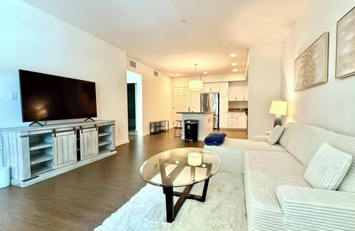 Tustin Apartment | Premium 1BR Near Irvine - Prime Location