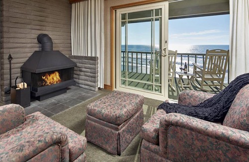 San Simeon Hotel | Premium King with Fireplace | Cavalier Oceanfront Resort | San Simeon Sights