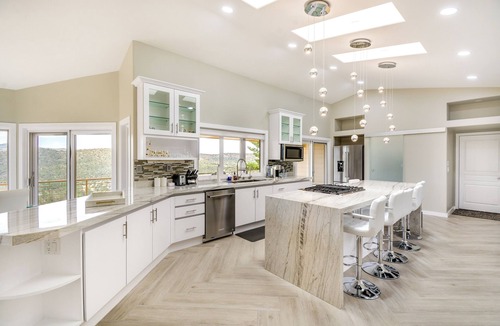 Lynx Mountain View Estates House | Prescott Gem: Hot Tub & Mtn Views, 7 Mi to Dtwn