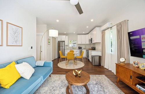 East Sacramento House | Prime East Sacramento 1BR ADU with Office + Parking