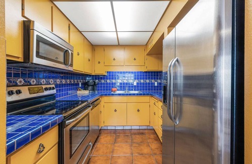 Palm Desert Condo | Prime El Paseo Condo w/Community Pool & Spa, Tennis & Golf – Walk to Shops, Dining & Attractions!