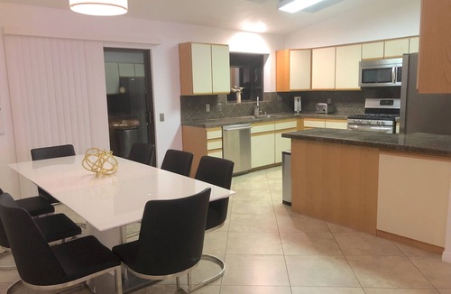 Palm Desert House | Prime Location! Walking distance to El Paseo! Home you have been searching for.