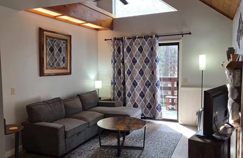Idyllwild Cabin | Private 1-Bedroom Suite at Eagle Creek