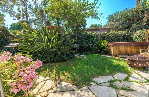Valley Glen House | private bungalow jacuzzi and sauna