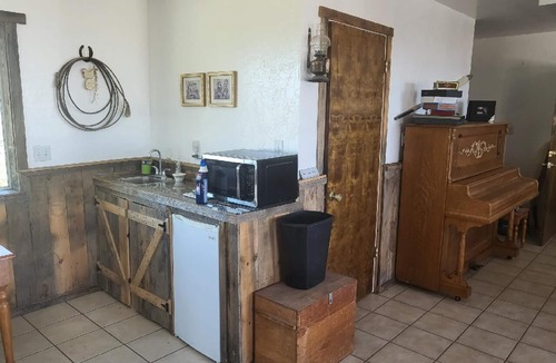 Yarnell House | Private Bunkhouse Beautiful Views Yarnell Arizona Air Mattress available w fee
